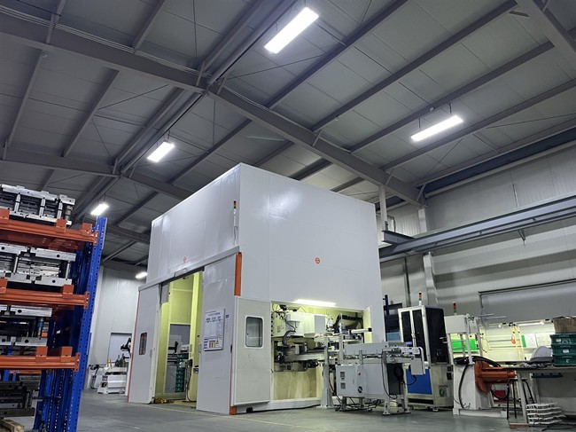 三次元機械手：驅(qū)動多工序沖壓自動化聯(lián)動的核心引擎